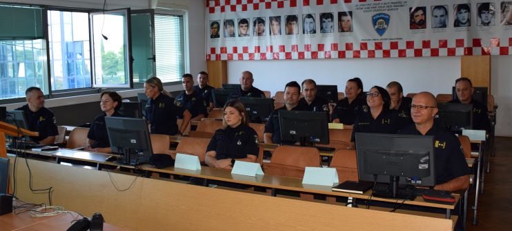 Slika /PU splitsko-dalmatinska 2022/Granica/DSC_0751 pis2.jpg